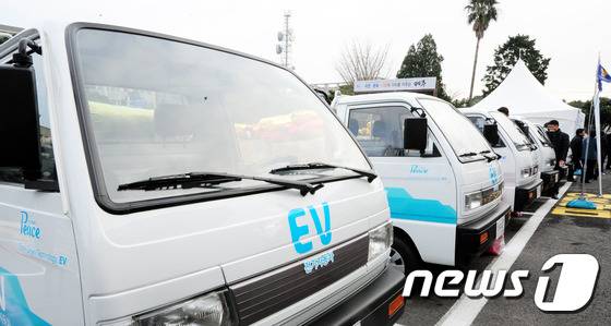 제주도에 보급된 전기화물차 .2015.12.24/뉴스1 © News1 이석형 기자