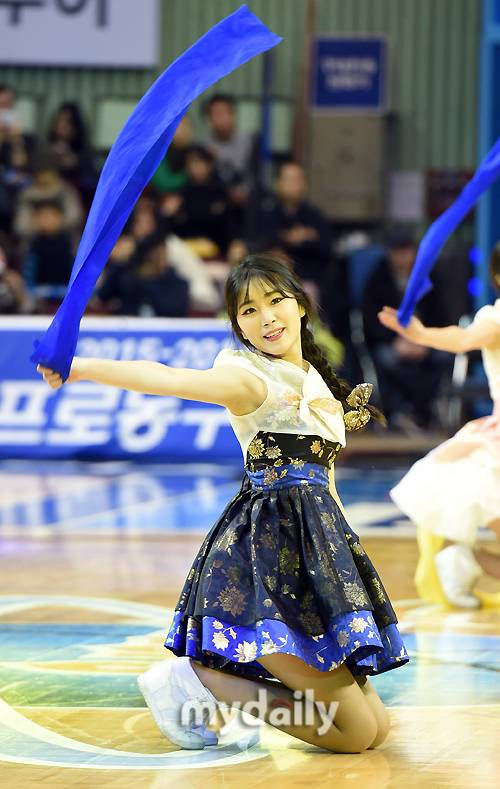 ▲치어리더 '설날에는 한복입고 응원해요'