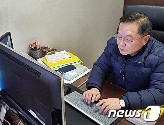 안대희 전 대법관. (안대희 개인 SNS페이지 제공) © News1