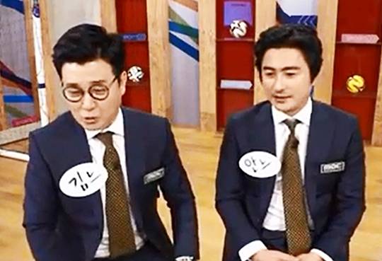 MBC 마리텔에 출연한 안정환(오른쪽)과 프리랜서 아나운서 김성주 / 방송 화면촬영