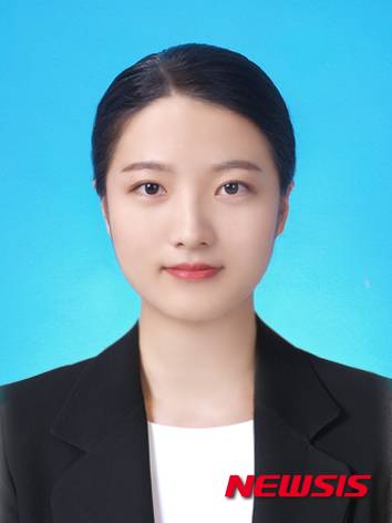 【진주=뉴시스】정경규 기자 = 진주보건대학교 치위생과 3학년 하소라(22) 학생이 제43회 치과위생사 국가면허시험에서 전국 수석을 차지했다. 2016.01.06 (사진=진주보건대 제공) photo@newsis.com