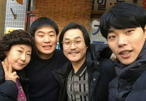 [라미란 류준열. 사진=안재홍 SNS]