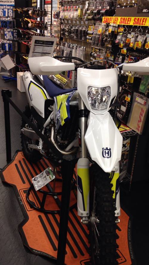 이 바이크의 정체는? 한참 찾았습니다.