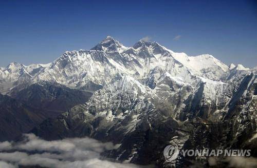 세계에서 가장 높은 산 에베레스트(AP=연합뉴스 자료사진)