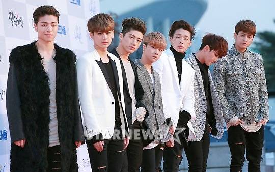 재25회 서울가요대상에서 신인상을 수상한 아이콘