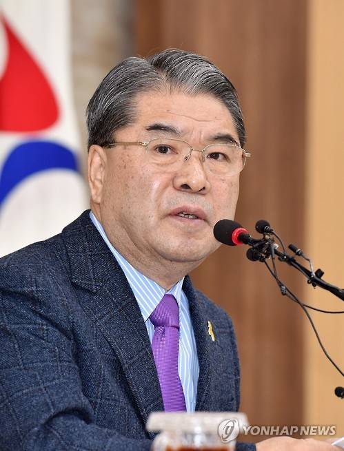 이재정 경기도교육감이 1월 20일 경기도교육청에서 신년 기자회견에서 누리과정 예산 문제를 설명하고 있다. <<연합뉴스 자료사진, 경기도교육청 제공>>