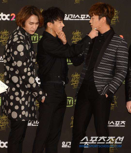 [포토] 손동운-이기광-윤두준, 이건 무슨 포즈일까요?