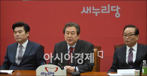 김무성 새누리당 대표(가운데)