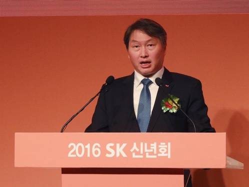 최태원 SK그룹 회장이 1월 4일 그룹 신년회에서 인사말을 하고 있다./SK그룹 제공
