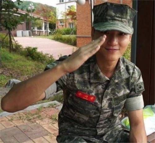 사진: 윤시윤 / 온라인 커뮤니티