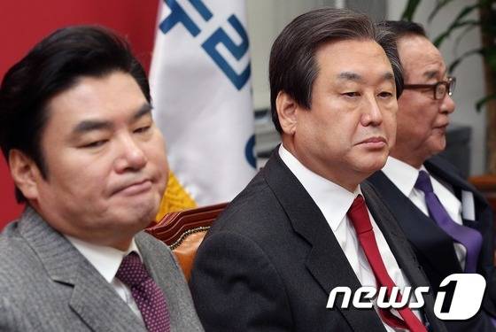 새누리당 원유철 원내대표, 김무성 대표,  서청원 최고위원(왼쪽부터)  2016.1.28/뉴스1 © News1 오대일 기자