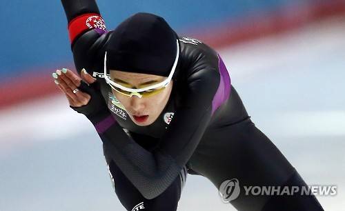 레이스 펼치는 이상화.<<연합뉴스 자료사진>>