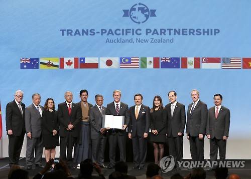 뉴질랜드서 TPP 회원국 공식 서명 << AP=연합뉴스 >>