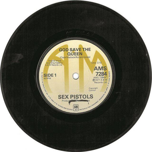 영국 출신 펑크록 밴드 섹스 피스톨스 '갓 세이브 더 퀸' LP. 현대카드 제공