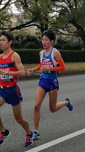 손명준이 7일 일본 오이타현에서 열린 벳푸 오이타 마이니치 마라톤대회에서 역주하고 있다. <<삼성전자 육상단 제공>>