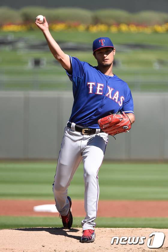 11일 일본 스포츠매체 닛칸스포츠에 따르면 텍사스 레인저스의 투수 다르빗슈 유(30)가 이르면 5월 중순 복귀할 전망이다.© AFP=News1