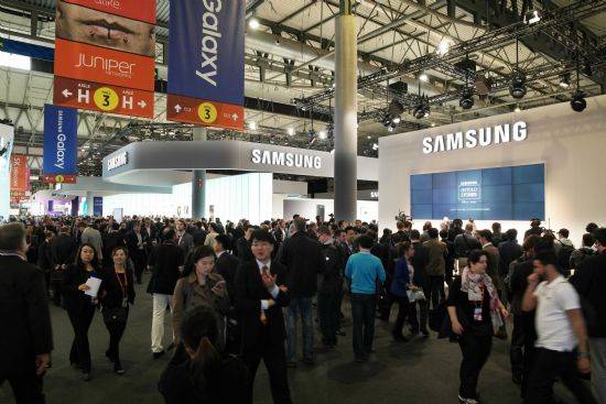 지난해 스페인 바르셀로나에서 열린 모바일월드콩그레스(MWC) 2015 삼성전자 부스 전경 (사진=삼성전자)