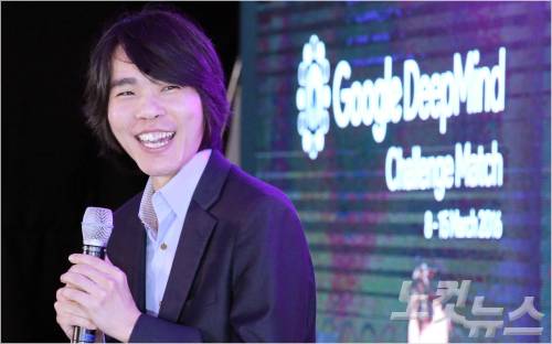 22일 서울 성동구 한국기원에서 열린 이세돌 9단 VS 알파고 5번기 사전 기자회견에서 이세돌 프로바둑기사가 소감을 말하고 있다. (박종민 기자/노컷뉴스)