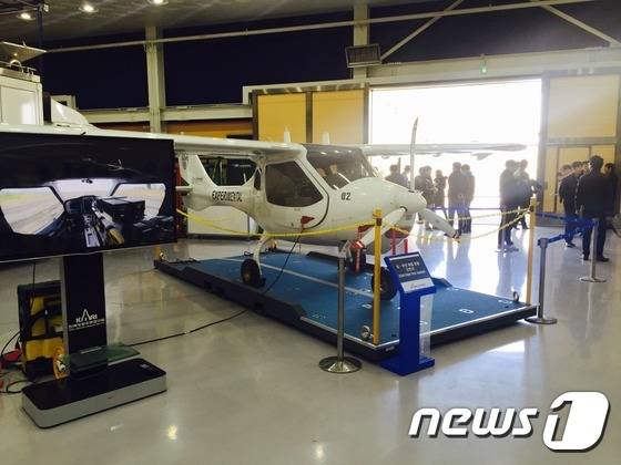 항우연이 24일 소개한 유무인복합 운용 무인기 'OPV(Optional Piloted Vehicle)'© News1