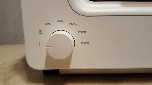 온도와 빵 종류 설정 다이얼. /한동희 기자