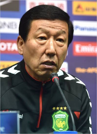 전북 최강희 감독은 새 시즌을 앞두고 1000억원이 넘는 엄청난 이적료를 투자해 세계적인 선수들을 영입한 장쑤와 아시아축구연맹 챔피언스리그 조별예선에서 반드시 승리한다는 각오다.(자료사진=한국프로축구연맹 공동취재단)