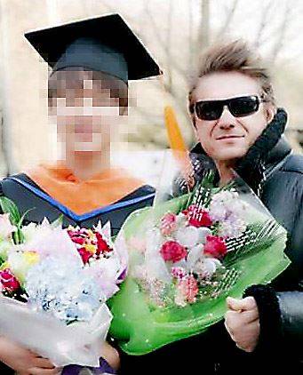 지난달 29일 한국 소속사 대표의 대학원 졸업식까지 챙긴 밀젠코 마티예비치는 '의리남'으로 통한다. 밀젠코 마티예비치 인스타그램