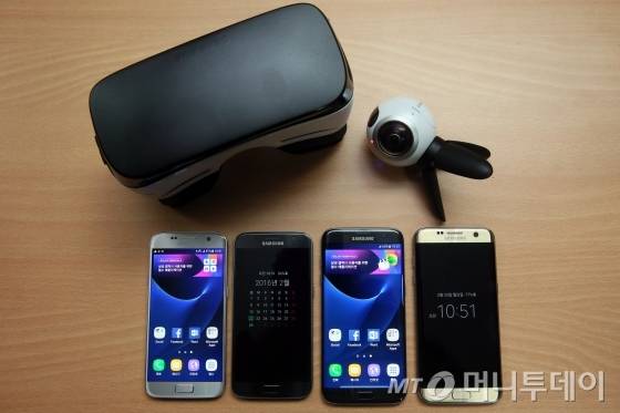 삼성전자의 VR 헤드셋 '기어 VR'와 360도 카메라 '기어 360', '갤럭시S7' 및 '갤럭시S7 엣지'