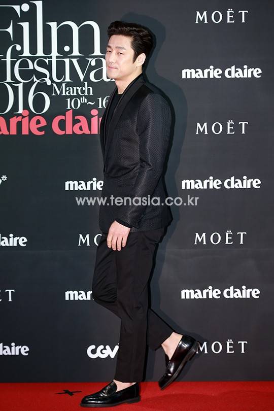 지진희가 포토월로 입장하고 있다. (마리끌레르 영화제)