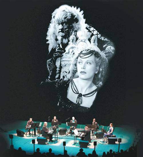 필름 오페라 `미녀와 야수`.