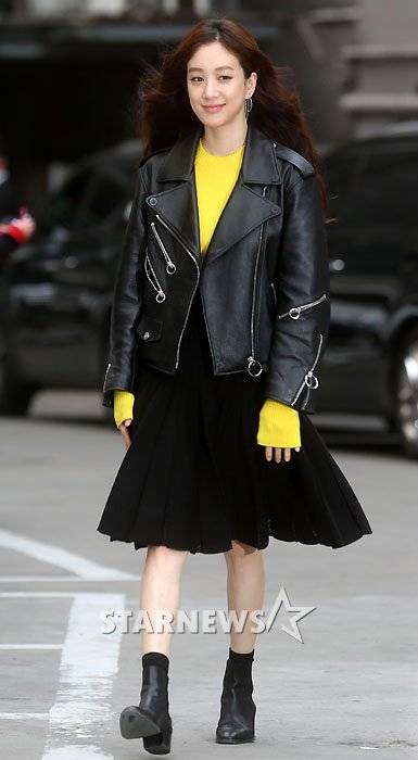 [★포토]정려원, 봄바람 맞으며