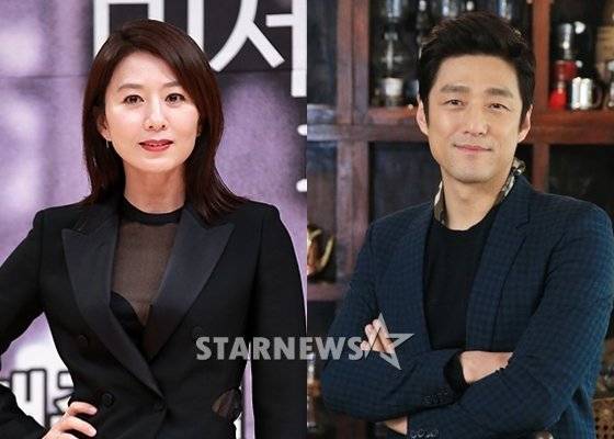 김희애(왼쪽)와 지진희/사진=스타뉴스