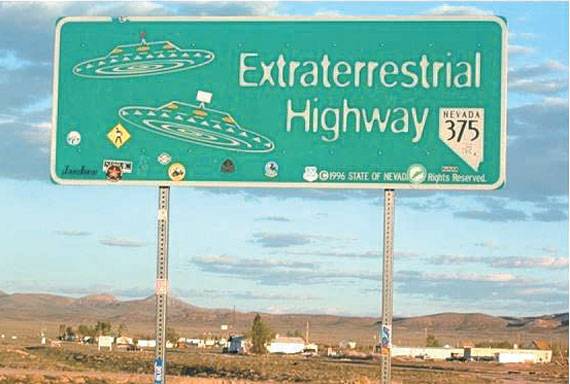 미국 네바다주는 1996년 51구역 인근 375번 도로 이름을 ‘외계인 도로’로 바꿨다. [사진 위키피디아]