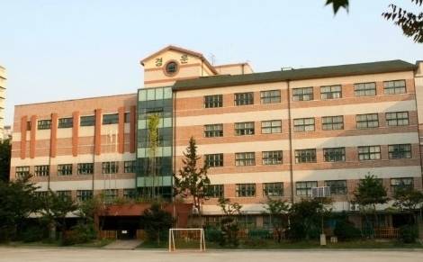 지난 2002년 이후 14년만에 서울지역에 특수학교 신설이 추진된다. 사진은 2002년 종로구에 들어선 경운학교 전경.