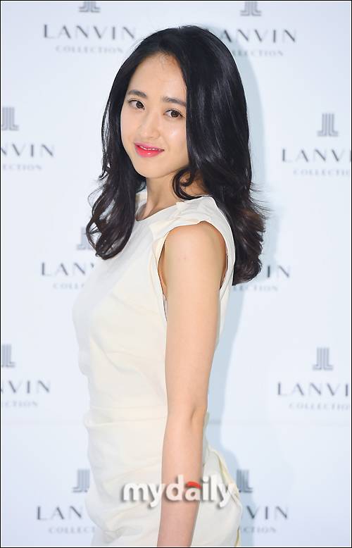 ▲ 김민정, '감탄 나오는 인형 비주얼'