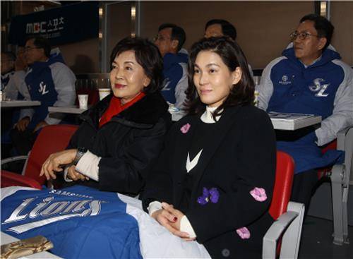 지난해 가족과 함께 야구장을 찾은 이서현 사장