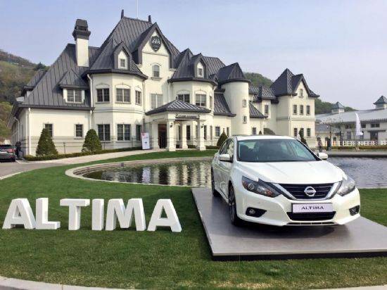 강원도 홍천 소노펠리체 승마클럽 앞에 위치한 닛산 올 뉴 알티마 (사진=지디넷코리아)