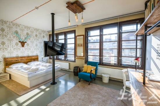 퓨전호텔의 빈티지 테마룸 (사진=투리스타 제공)