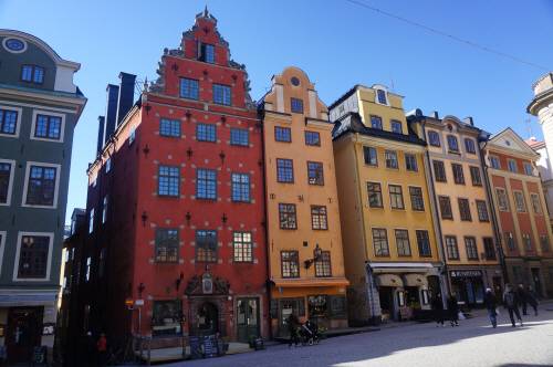 ③ 북유럽의 베네치아라고 불리는 스웨덴의 수도 스톡홀름. 2만4000여 개의 크고 작은 섬으로 구성되어 있어 해양 스포츠를 즐기기에 좋다. 도심에는 카페와 박물관 등 북유럽 문화를 느긋이 즐길 수 있는 곳이 많다.