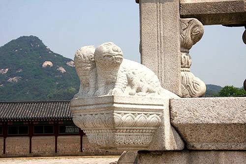 ▲ 경복궁 근정전 월대 서수 가족 <사진제공=문화재청>