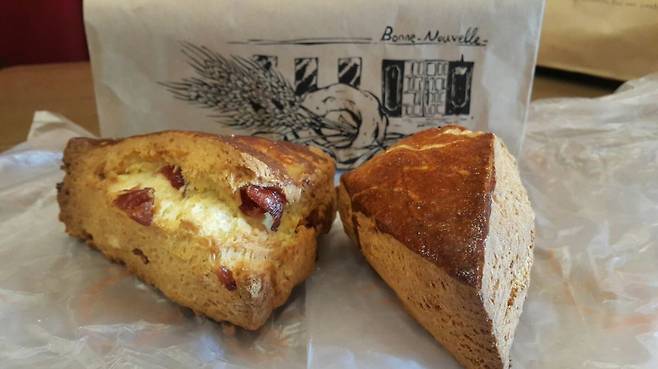 ▲ 본누벨 크렌베리 스콘과 플레인 스콘.