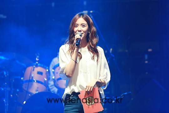 장예원이 2부 진행을 맡고 있다. (장예원의 오늘 같은 밤)