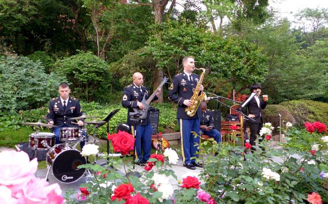 Reception at the embassy marking the Queen's 90th birthday (Joel Lee / The Korea Herald)