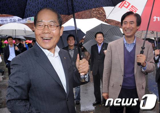 이철우 전 롯데마트 대표(왼쪽). (뉴스1 DB)/뉴스1© News1