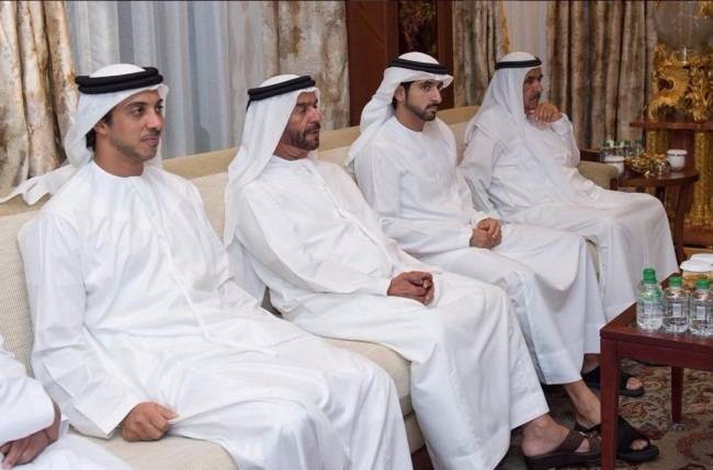 만수르(맨 왼쪽)와 만수르의 처남 함단 왕자(오른쪽 두번째) [사진=만수르 인스타그램]