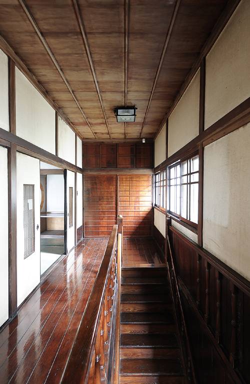 1925년에 건축돼 일맥문화재단 건물로 사용되는 초량동 일식 가옥. 일식 평기와를 사용했으며 일식 주택의 도코노마, 장지문, 다다미 등 세부 디테일이 잘 보존되어 있다. [사진=일맥문화재단]