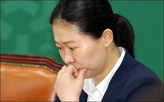 권은희 의원이 지난 13일 국회에서 열린 안전행정위원회 전체회의에서 "지난 2015년 이루어진 중앙선관위 제10회 경력경쟁채용이 진행된 사항을 보면 거의 특혜가 아닌가 싶을 정도다"라고 지적했다. (자료사진) ⓒ데일리안 박항구 기자