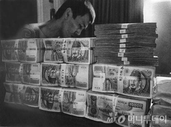 양승우가 '청춘길일' 전에서 선보인 친구의 사진.