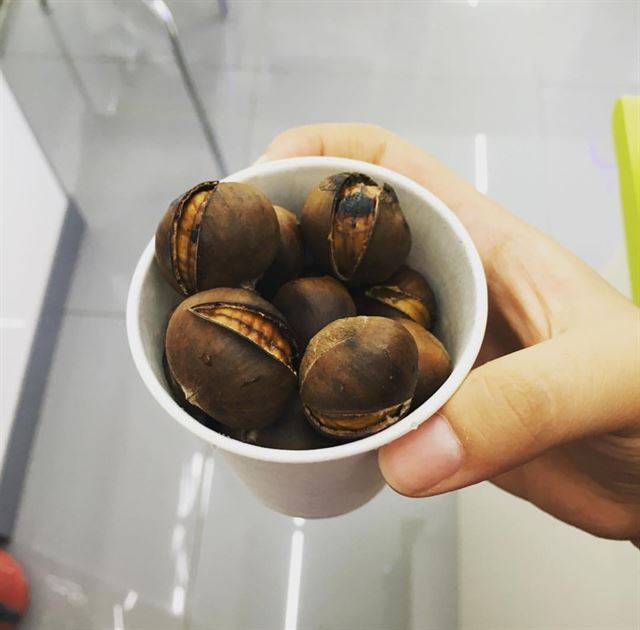 알바 중 손님이 주셨다. 감사합니다.  (125****)