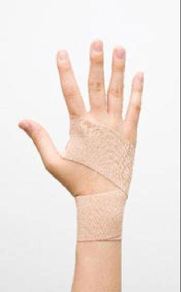 [헬스조선]손목터널증후군 증상은 손목 저림, 손바닥 주위 통증으로 나타나며 평소 손목을 무리하게 사용하지 않는 올바른 자세를 통해 예방할 수 있다/사진=조선일보 DB