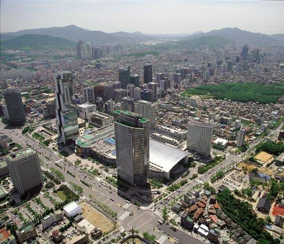 위에서 내려다본 아셈타워는 컨테이너 선박의 모습을 하고 있다. /코엑스 제공